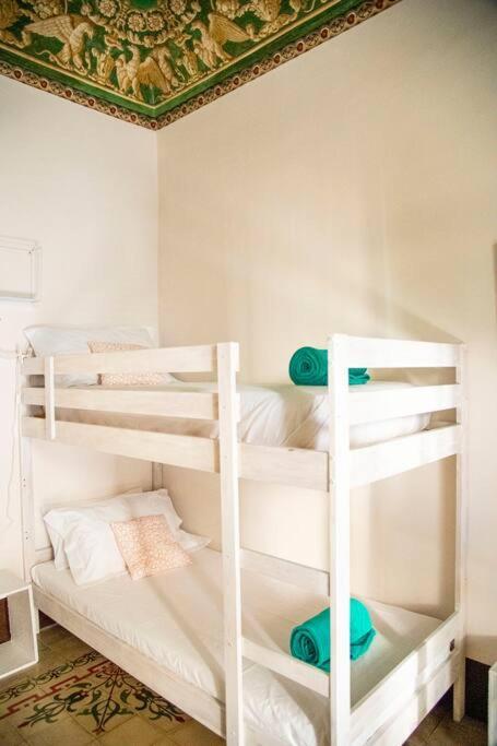Mitha'S Rooms Catania Esterno foto