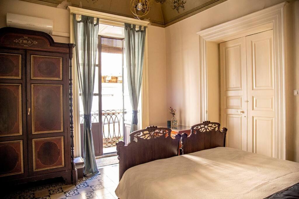 Mitha'S Rooms Catania Esterno foto