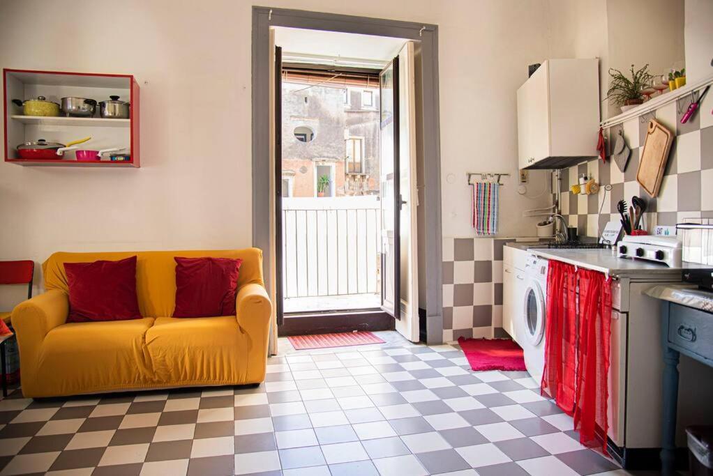 Mitha'S Rooms Catania Esterno foto