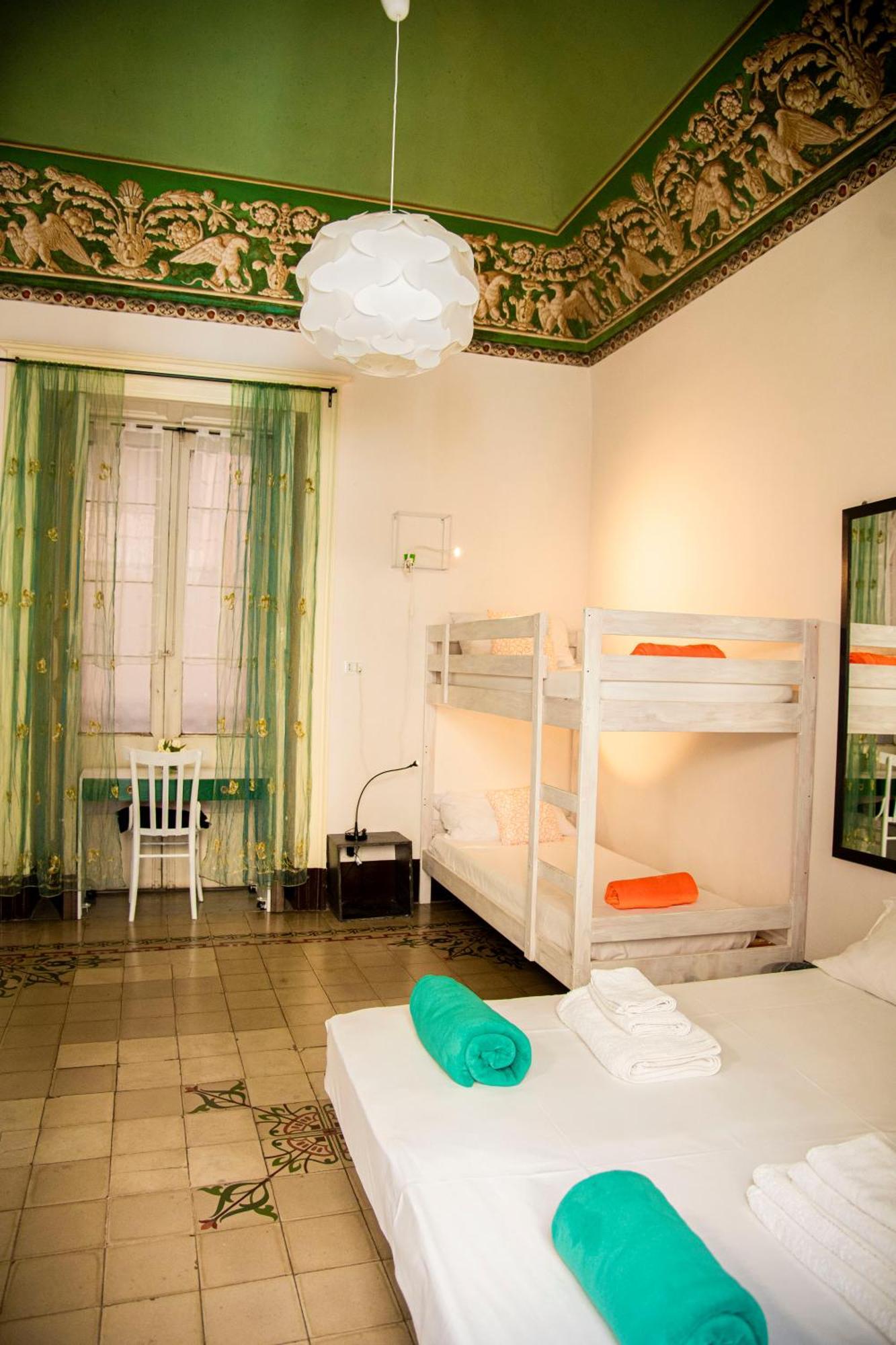 Mitha'S Rooms Catania Esterno foto